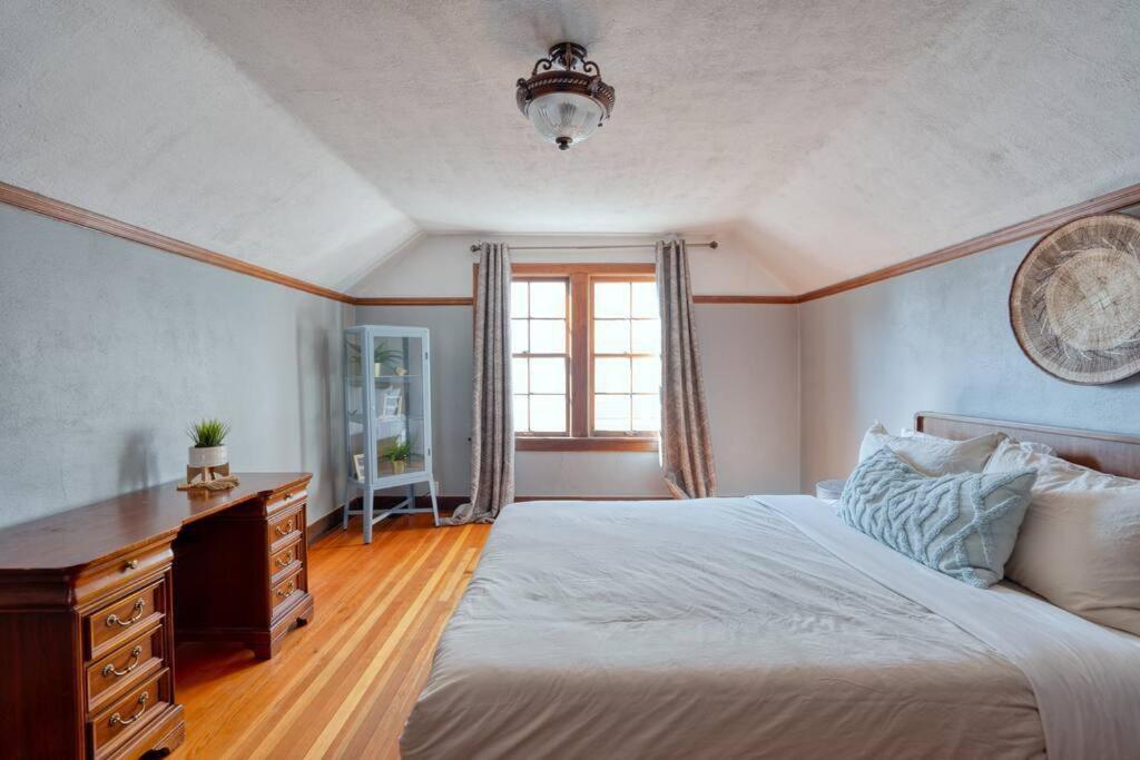 Collection - Charming In Hollywood District * Portland