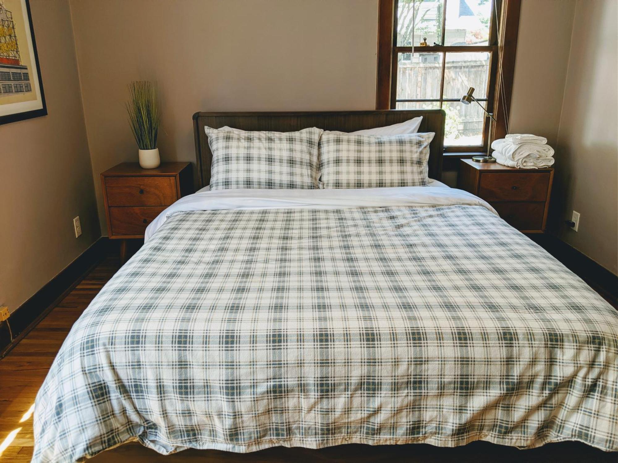 Collection - Charming In Hollywood District *