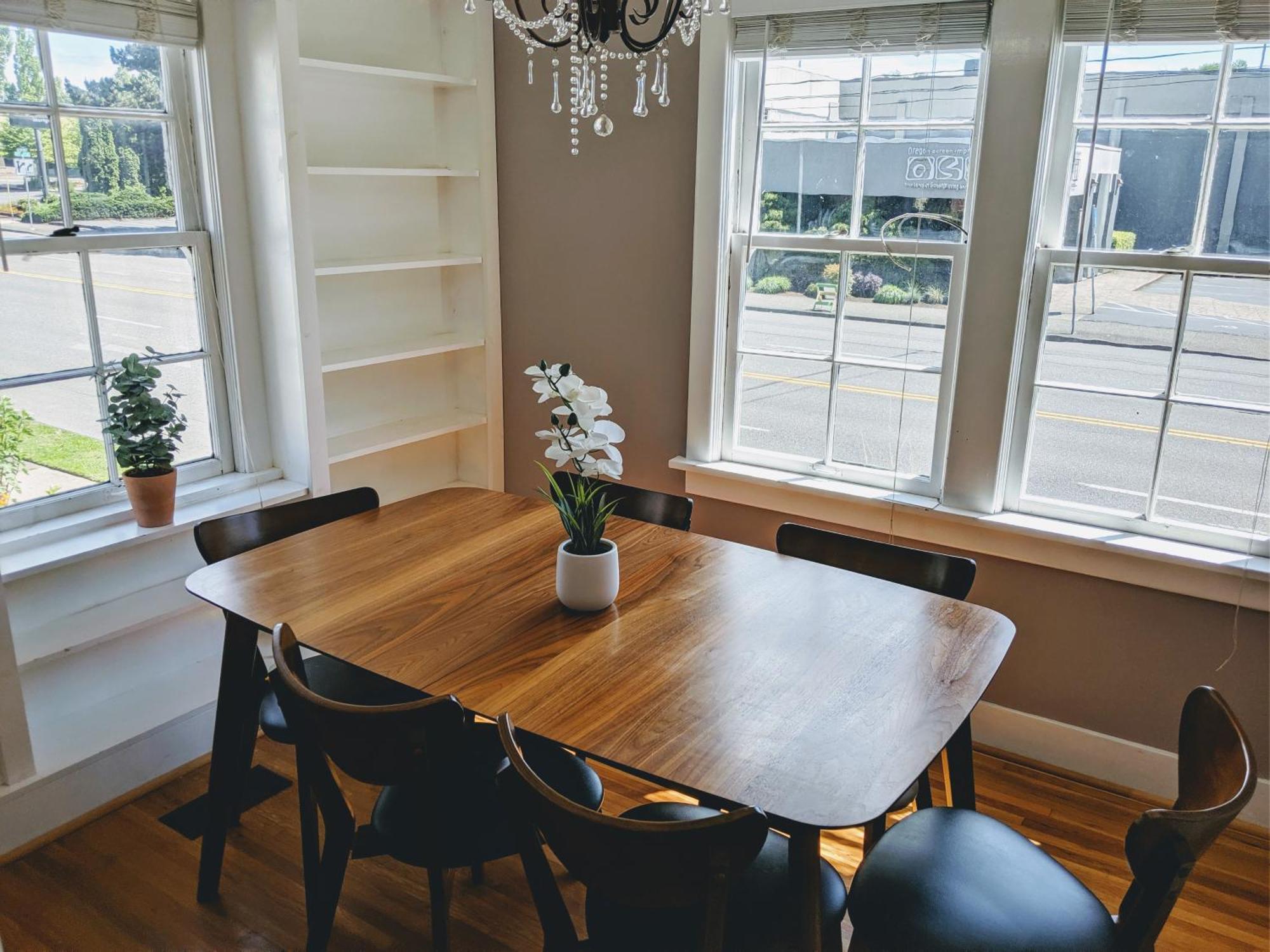 Collection - Charming In Hollywood District *