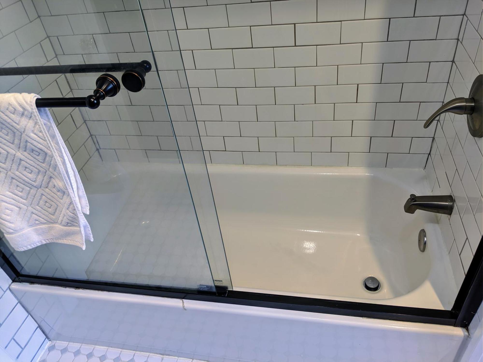 Collection - Charming In Hollywood District *