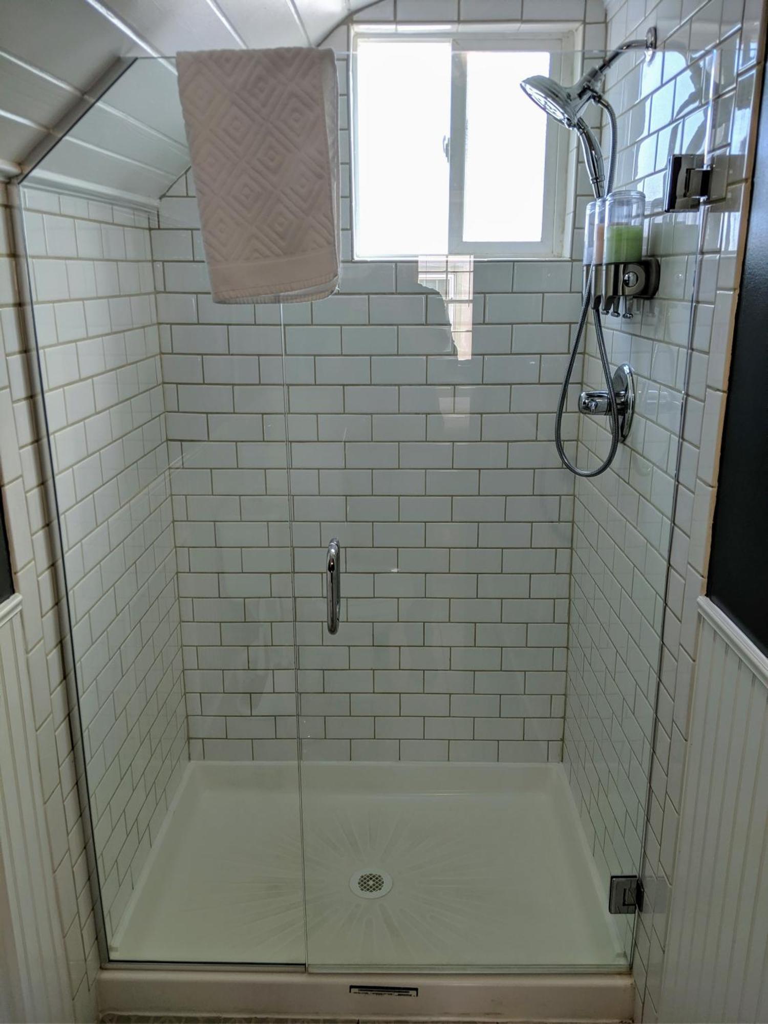 Collection - Charming In Hollywood District
